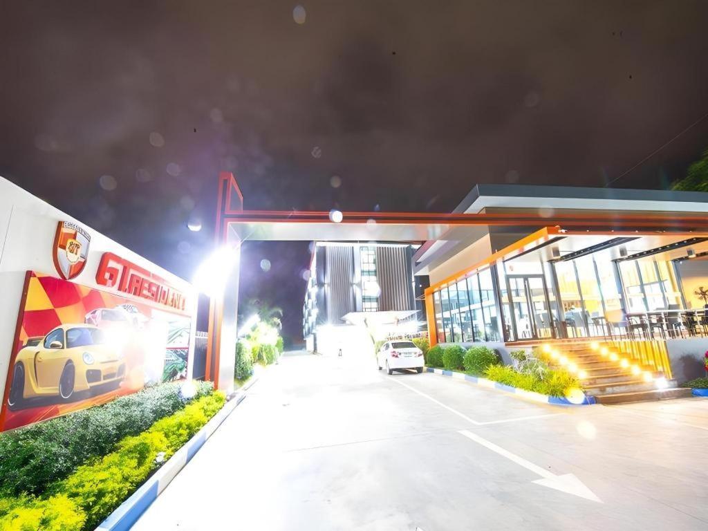 Gt Residence Hotel Buriram Exterior photo