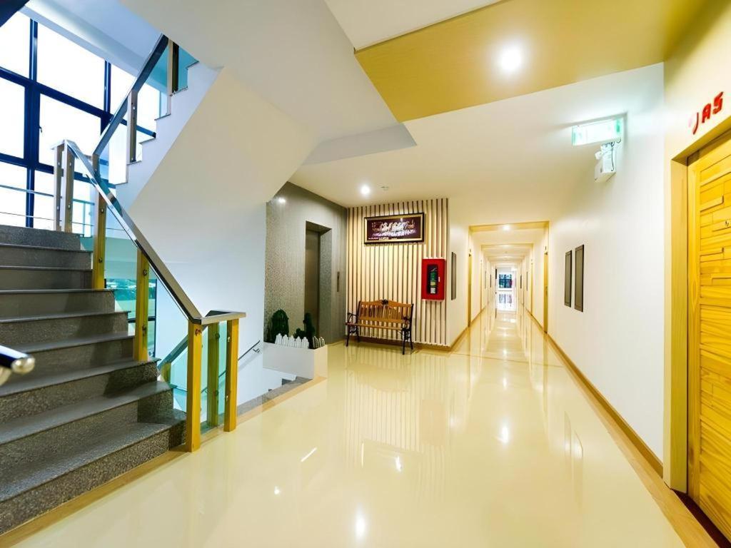 Gt Residence Hotel Buriram Exterior photo