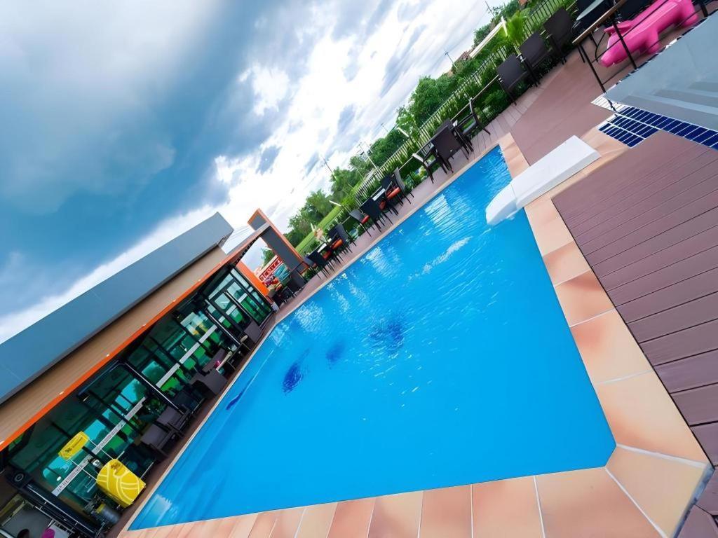 Gt Residence Hotel Buriram Exterior photo