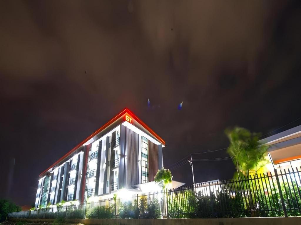 Gt Residence Hotel Buriram Exterior photo