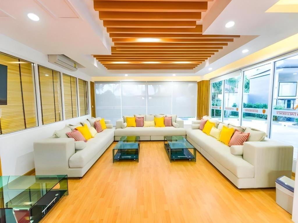 Gt Residence Hotel Buriram Exterior photo