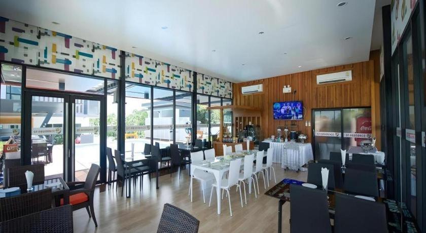 Gt Residence Hotel Buriram Exterior photo