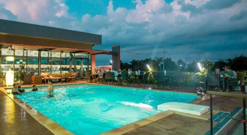 Gt Residence Hotel Buriram Exterior photo