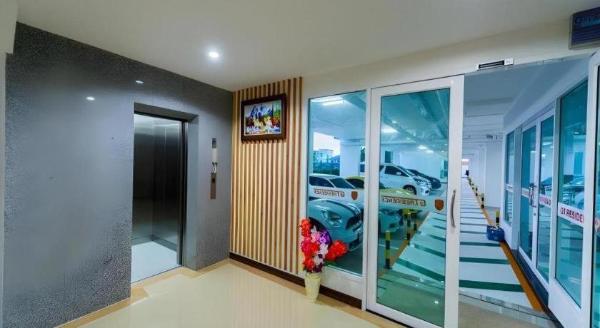 Gt Residence Hotel Buriram Exterior photo